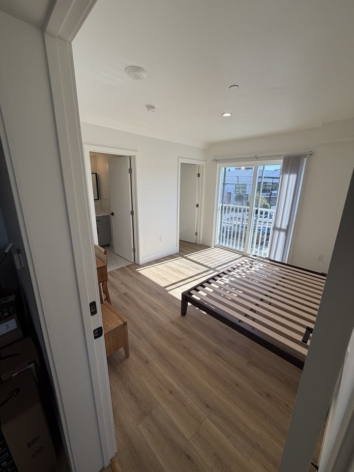 2346 South Bundy Drive - Photo 2 of 50