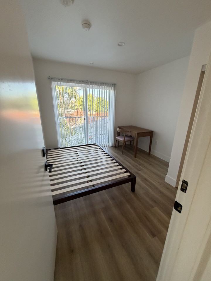 2346 South Bundy Drive - Photo 5 of 50