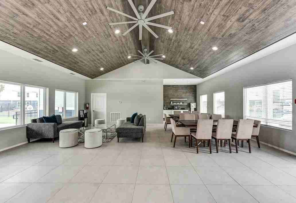Mercedes Place Apartments - Photo 3 of 22