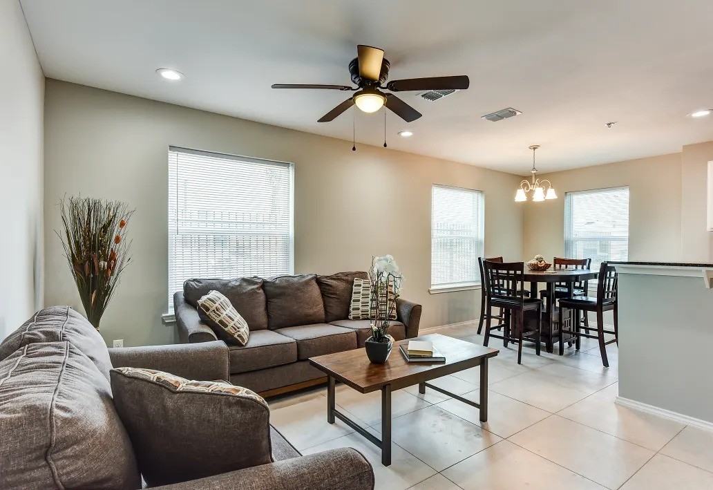 Mercedes Place Apartments - Photo 6 of 22