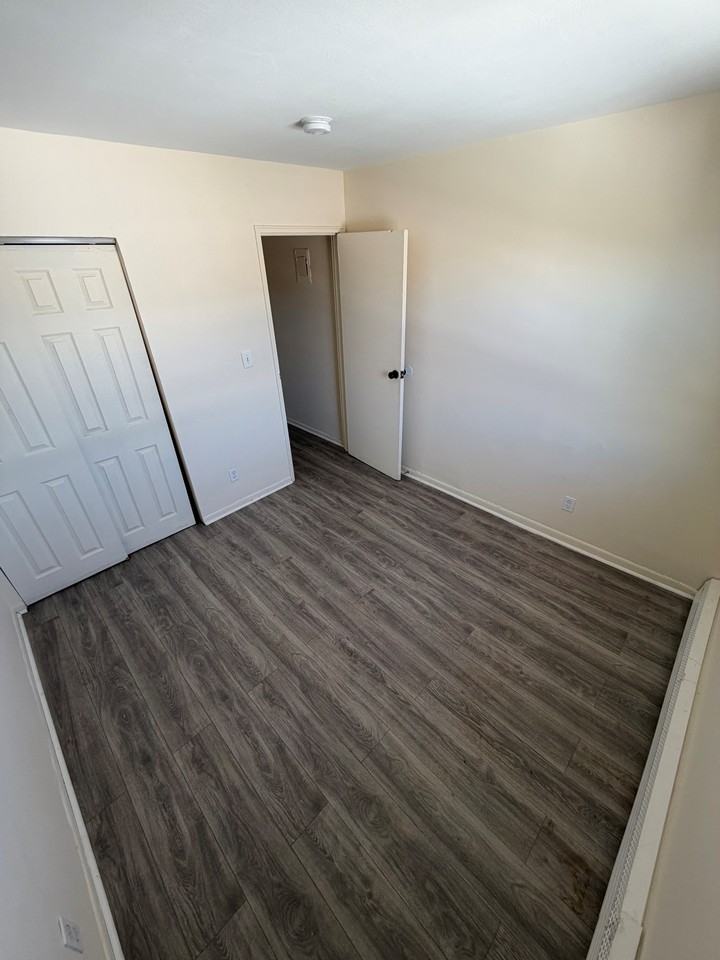 102 West Hudson St - Photo 2 of 6