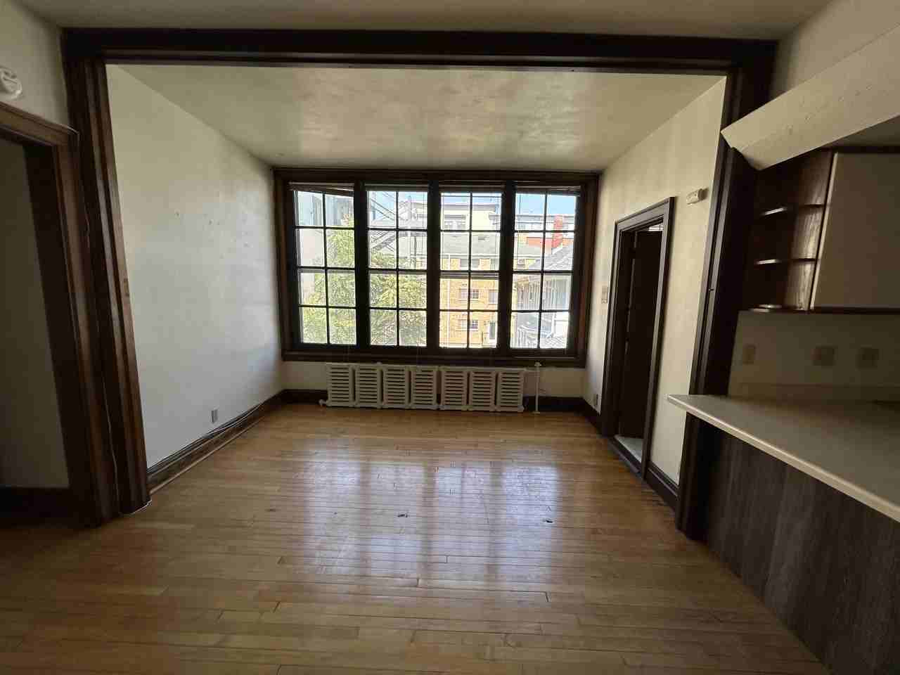612 Howard Place - Photo 6 of 47