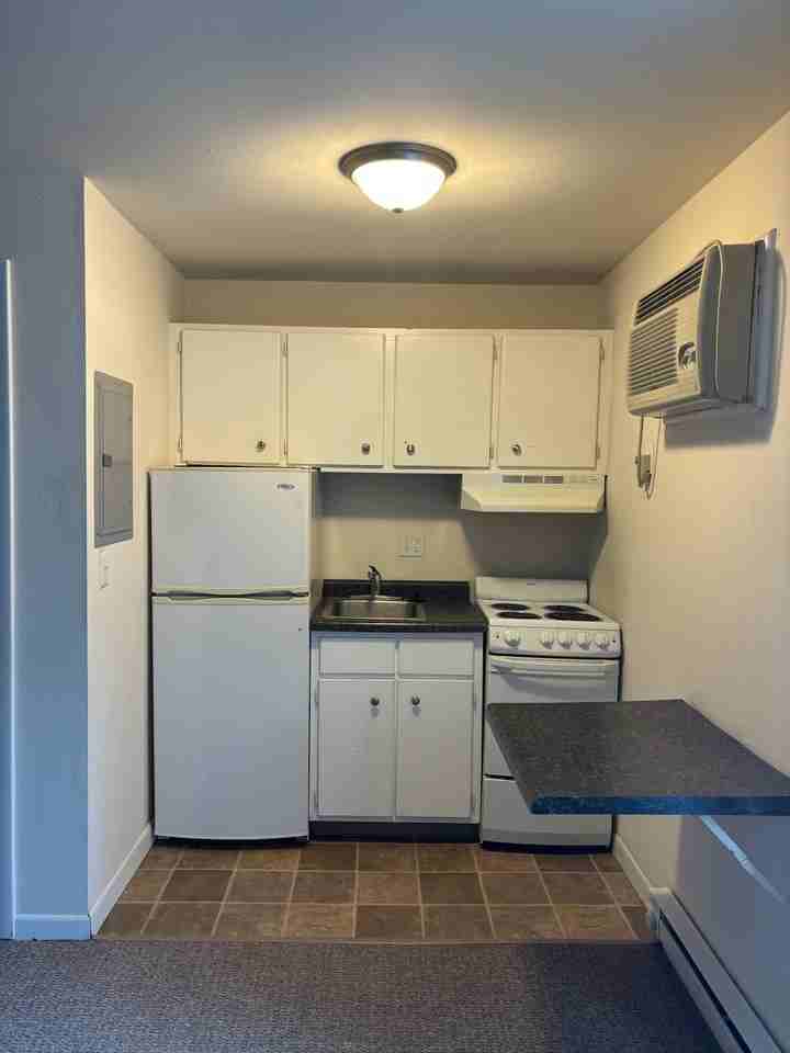 134 East Johnson Street - Photo 5 of 9