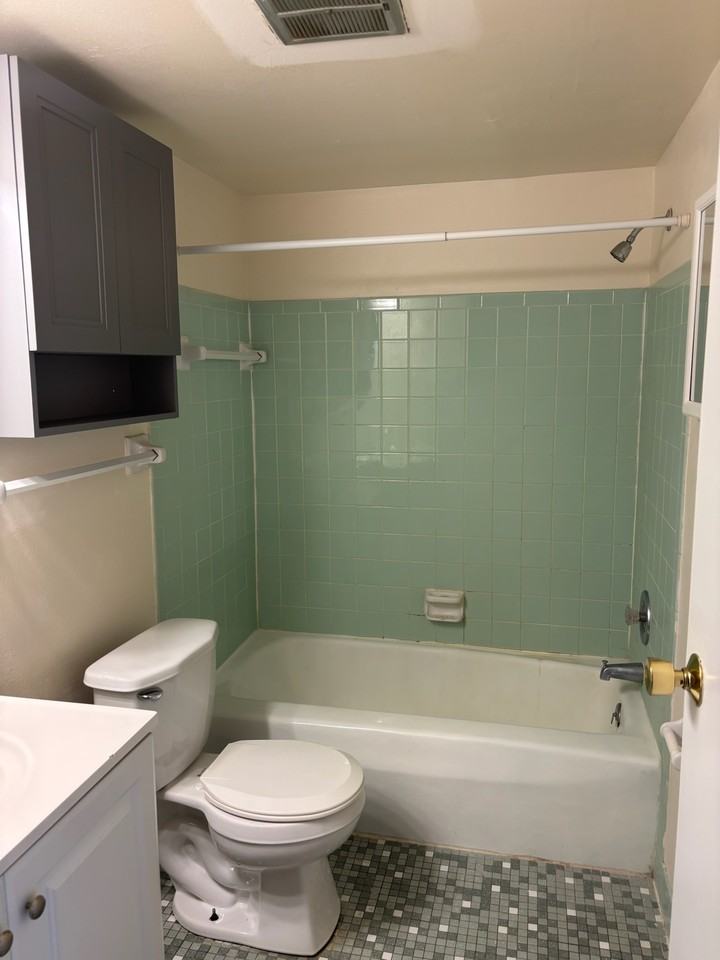 134 East Johnson Street - Photo 6 of 9