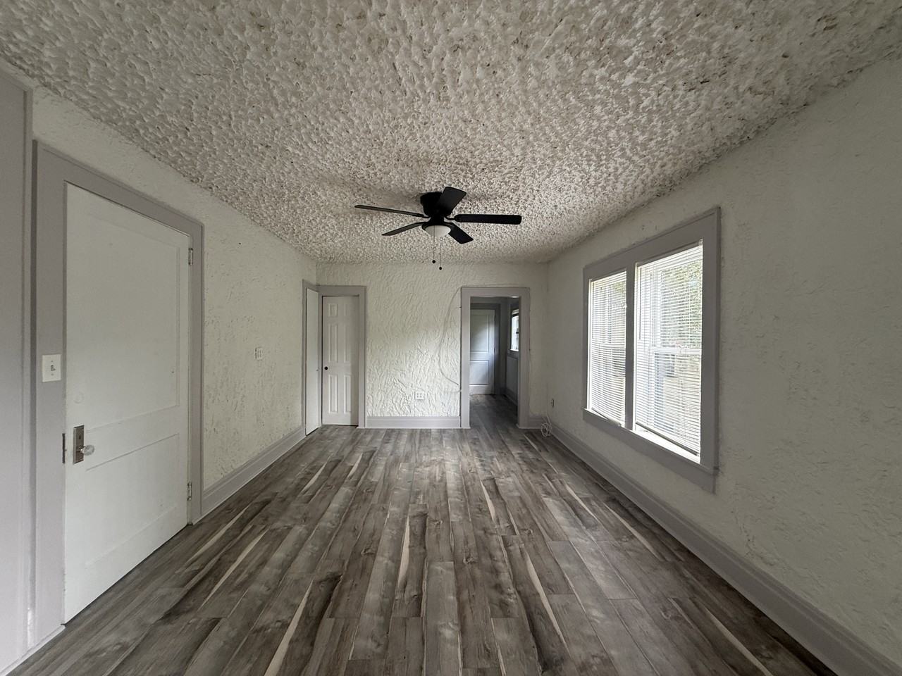 669 Avenue B NW Apt 7 - Photo 4 of 18