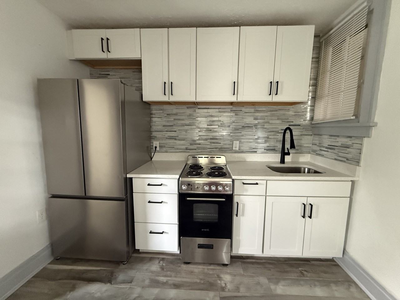 669 Avenue B NW Apt 7 - Photo 7 of 18