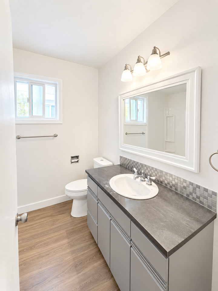 1960 33rd Ave #10 - Photo 5 of 16