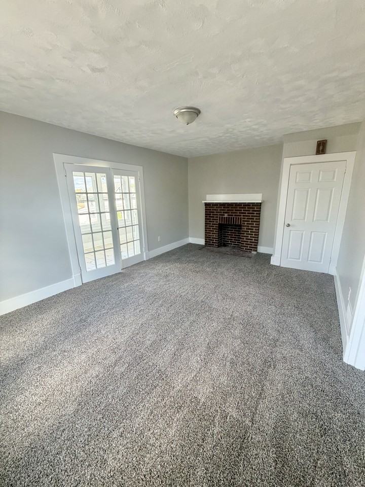 533 Tremont Avenue - Photo 6 of 11