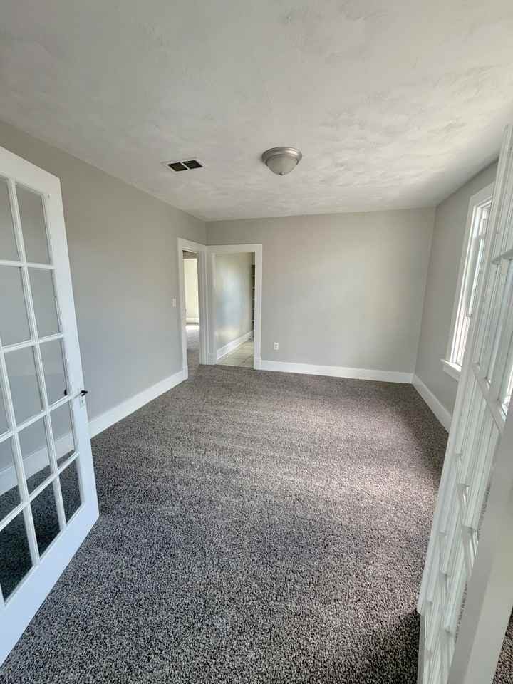 533 Tremont Avenue - Photo 7 of 11