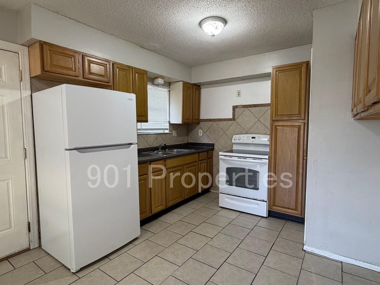 6415 Gillespie Road - Photo 3 of 14