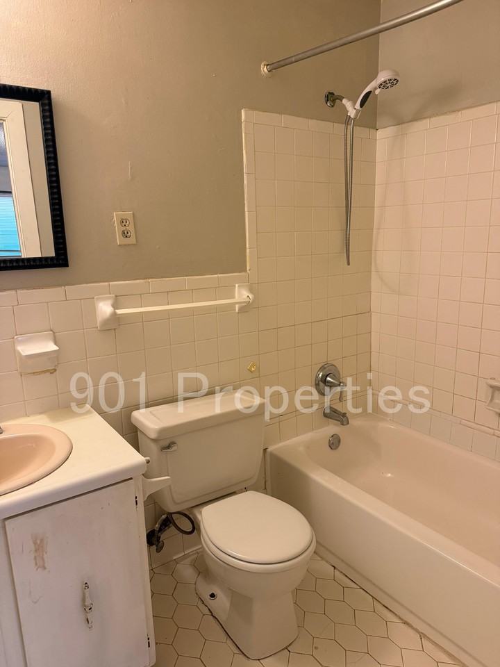 6415 Gillespie Road - Photo 7 of 14