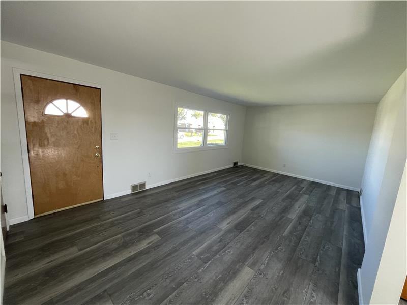 107 Clearview Ave - Photo 2 of 15