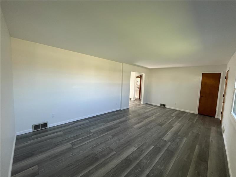 107 Clearview Ave - Photo 3 of 15