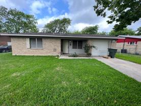 1005 Cedar Dr - Photo 1 of 1