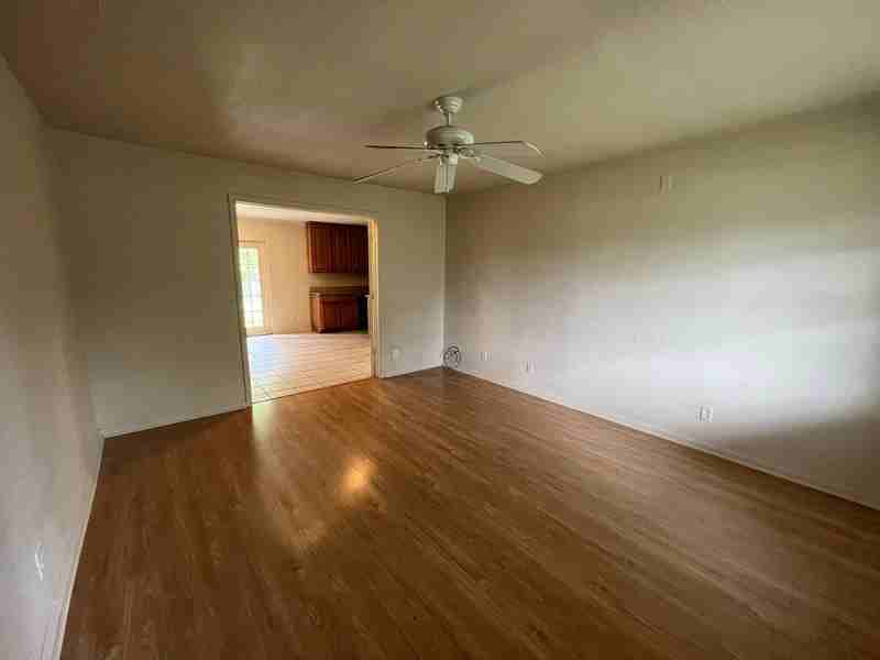 1005 Cedar Dr - Photo 2 of 25