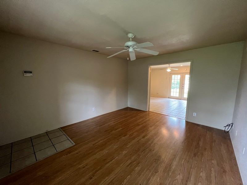 1005 Cedar Dr - Photo 3 of 25