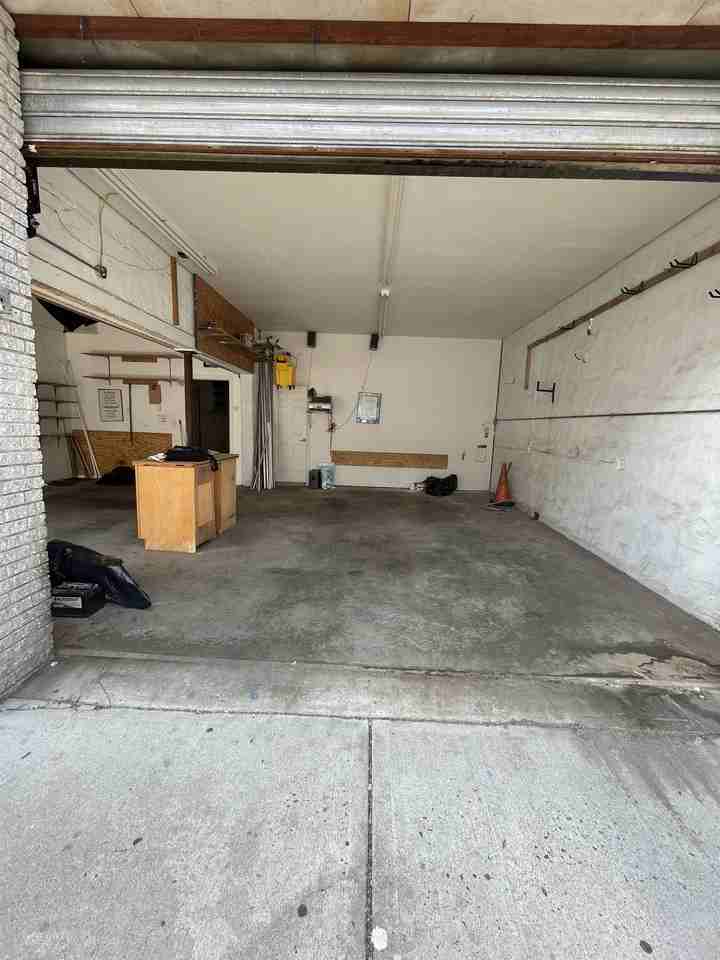 427-429MLK DR / Majed Rafeh - Photo 2 of 17