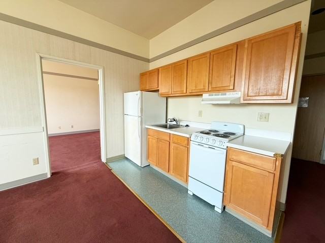Poplars Apartments - Photo 6 of 18
