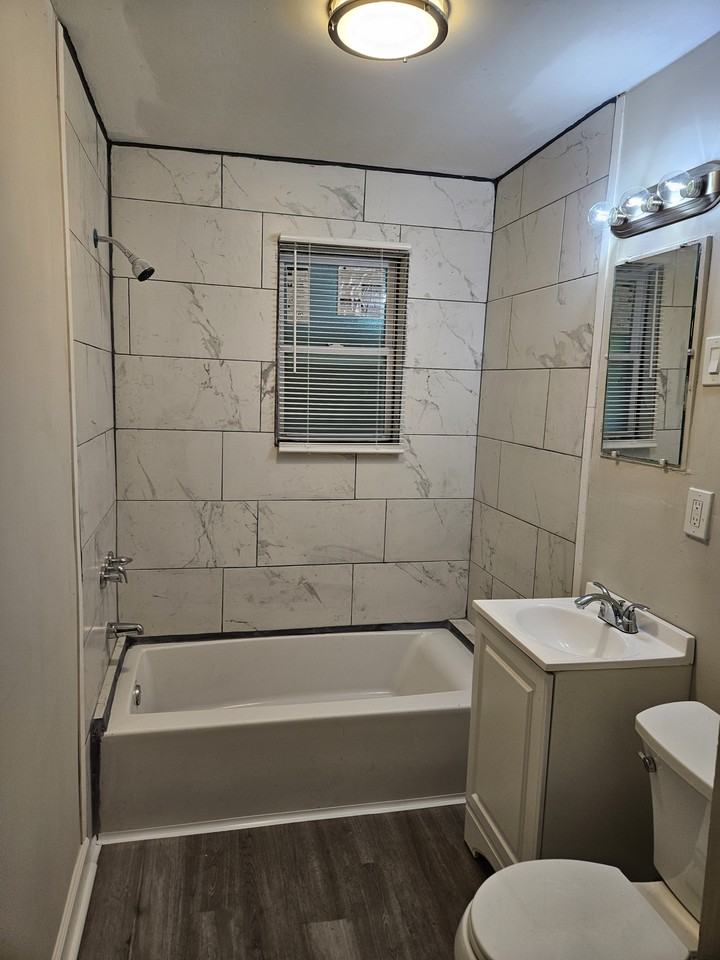 1176 East 13th Street - Photo 3 of 6