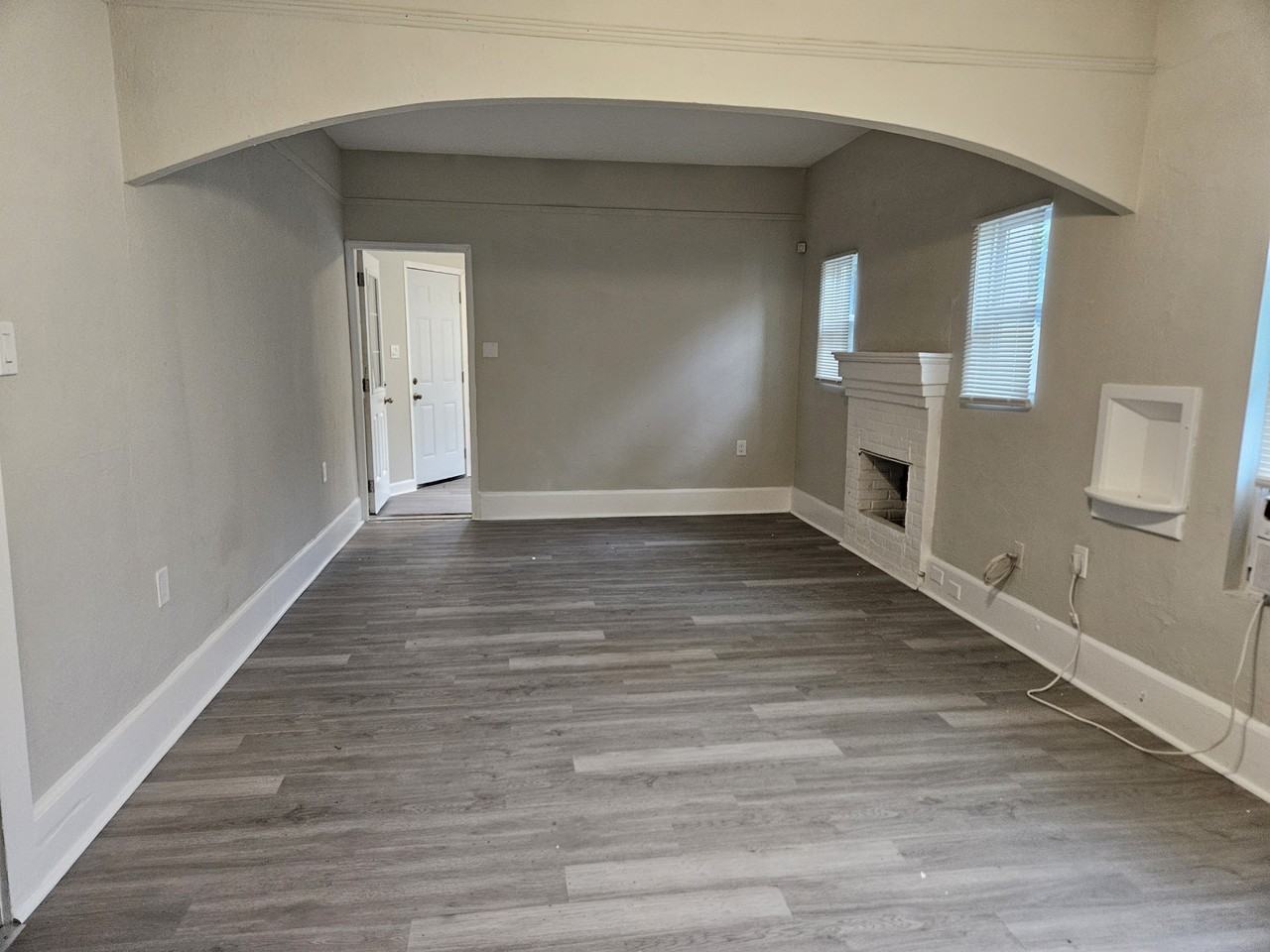 1176 East 13th Street - Photo 4 of 6