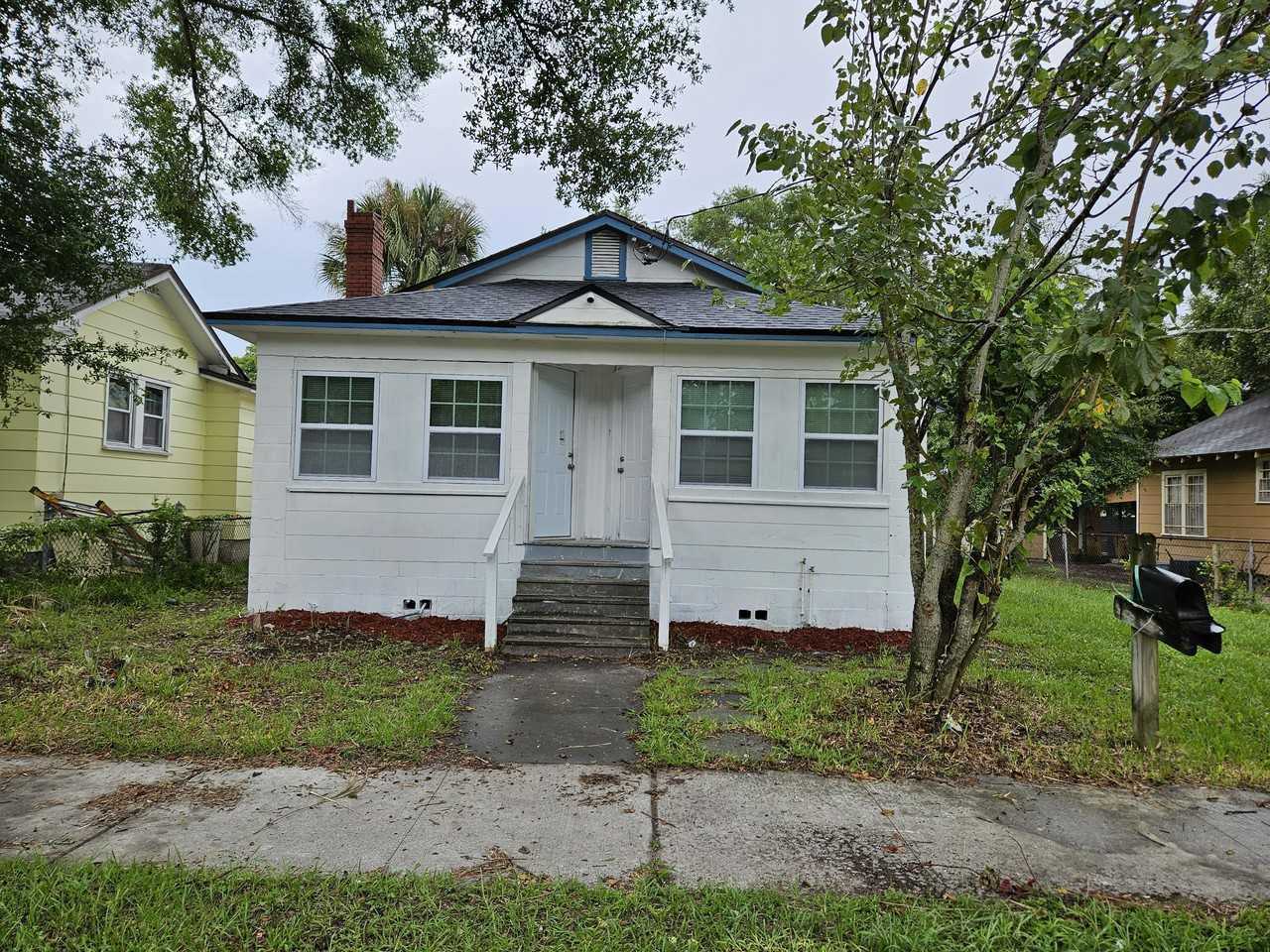 1176 East 13th Street - Photo 6 of 6