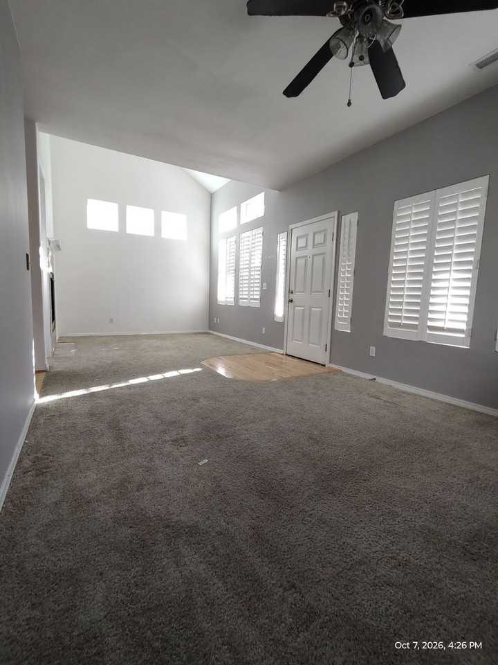 6624 Francis Ave Se - Photo 2 of 31