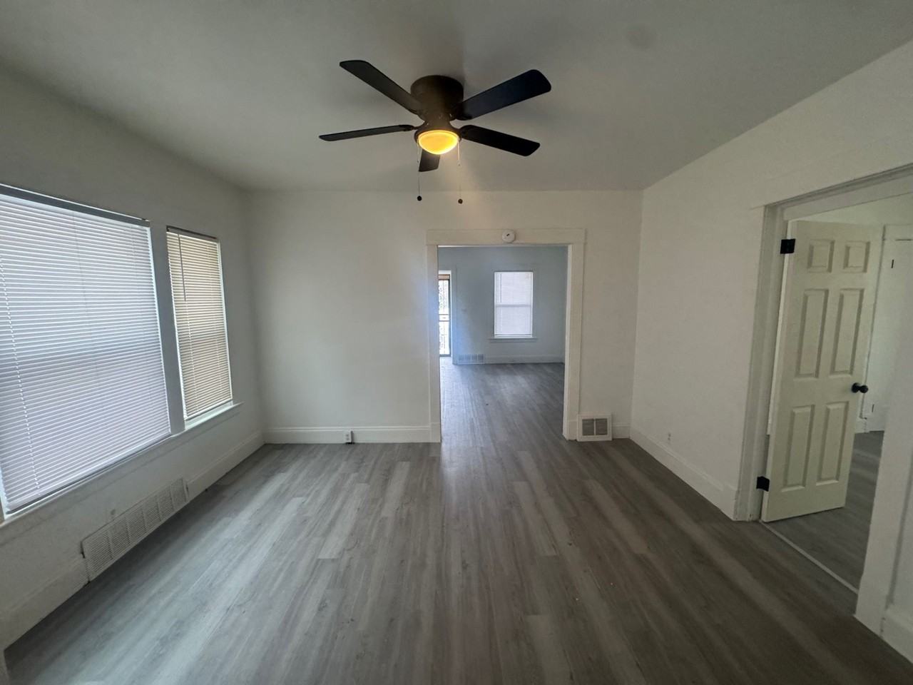 13302 Ferris Ave - Photo 3 of 11