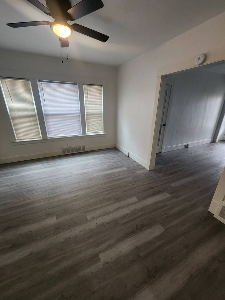 13302 Ferris Ave - Photo 4 of 11