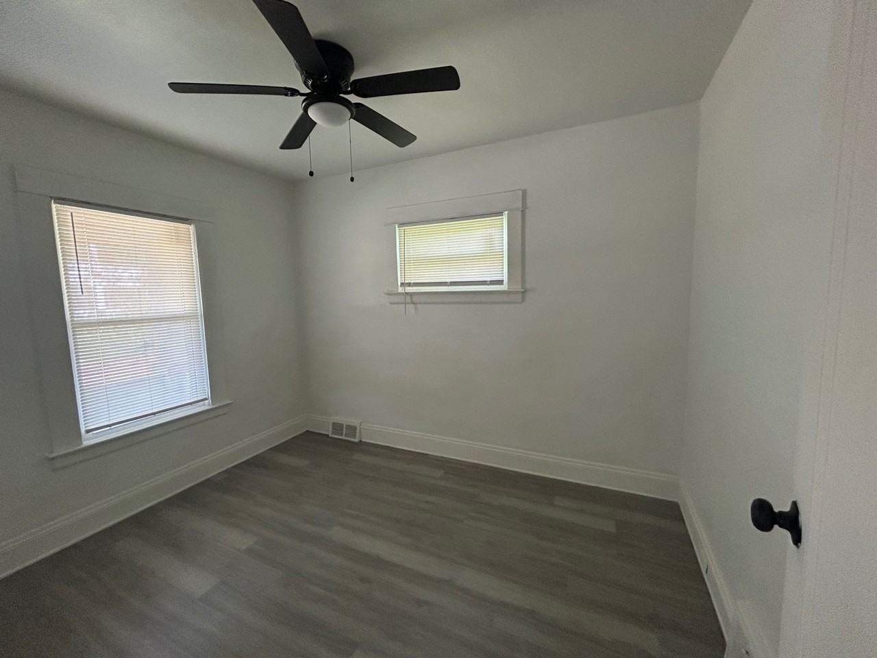 13302 Ferris Ave - Photo 7 of 11