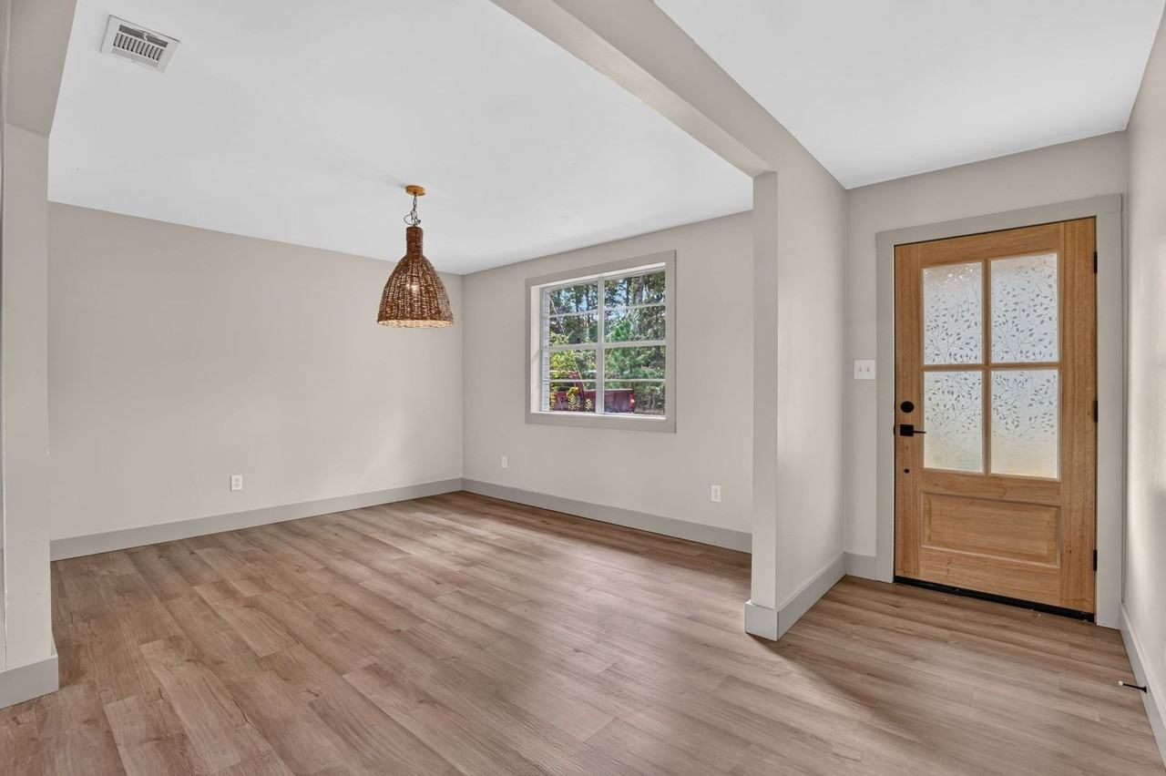 108 E Whatley St - Photo 4 of 45