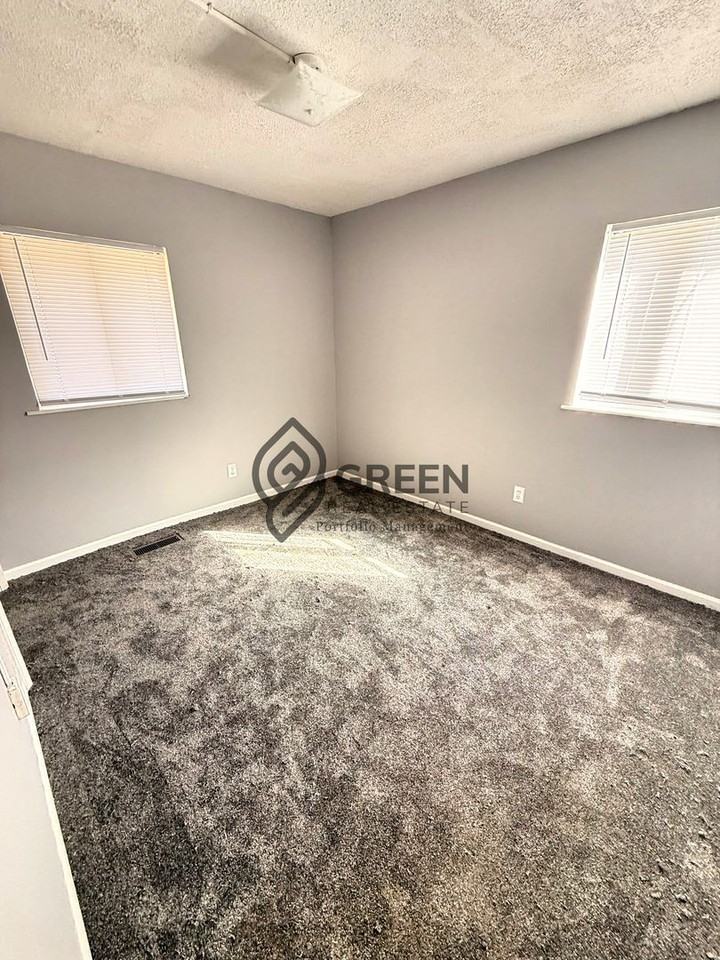 530 N Cottage Ave - Photo 6 of 8