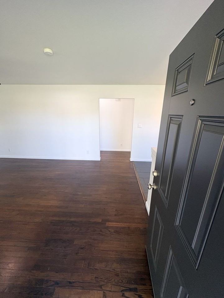 4206 Onyx Ave - Photo 3 of 37