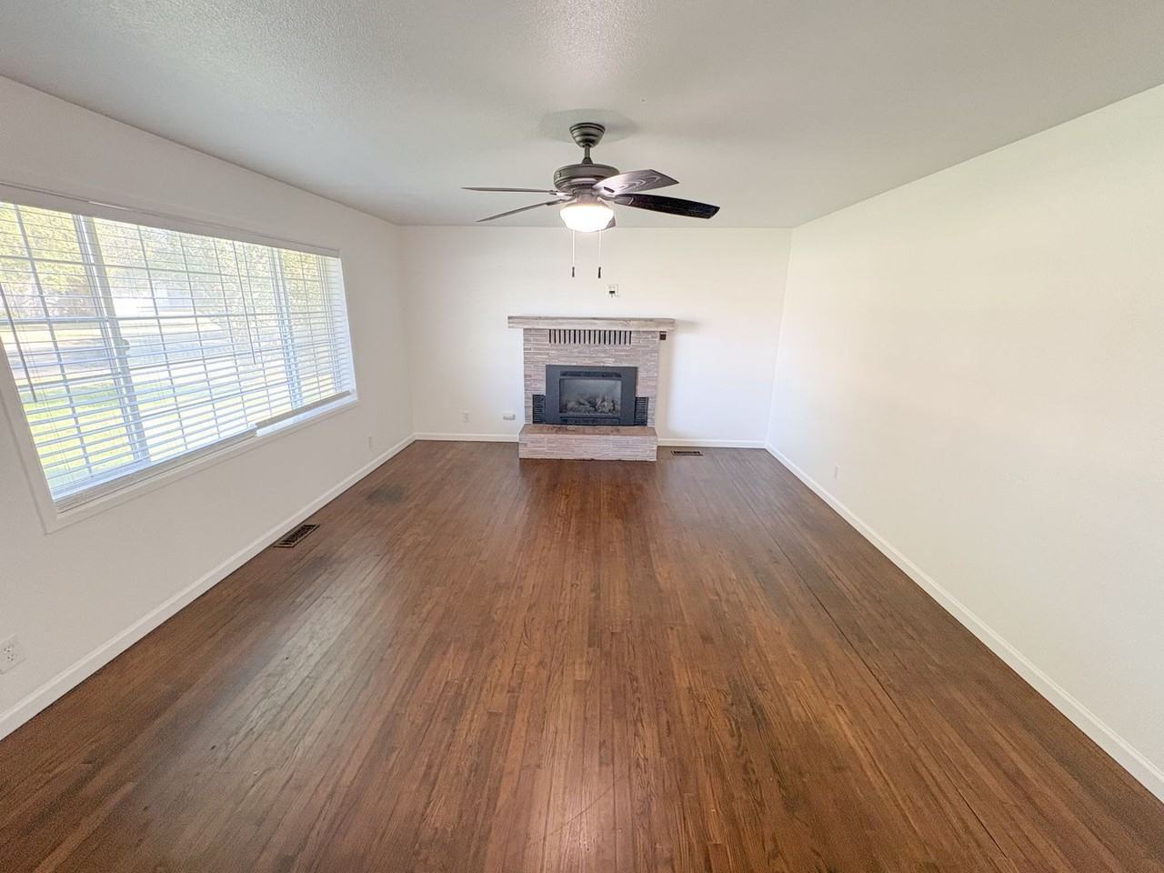 4206 Onyx Ave - Photo 4 of 37