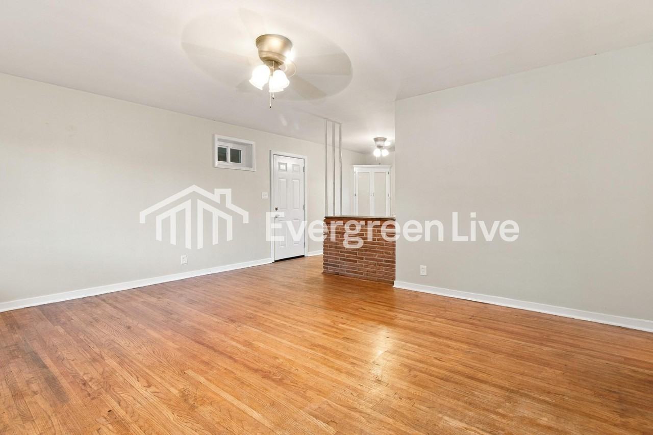 109 Holliday Dr - Photo 3 of 15