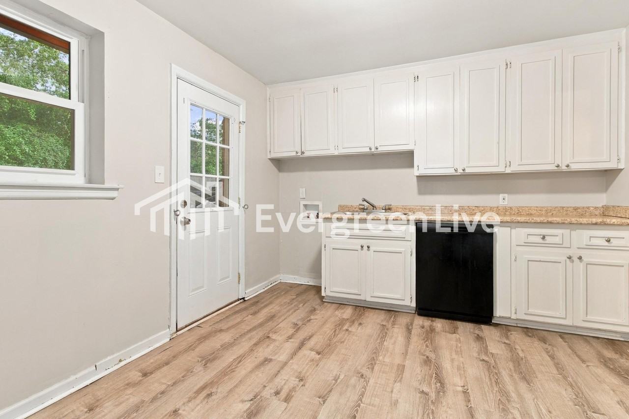 109 Holliday Dr - Photo 5 of 15
