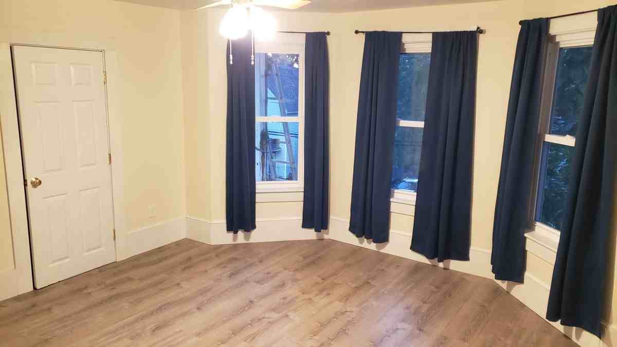 111 Silver Lake St - Photo 7 of 11