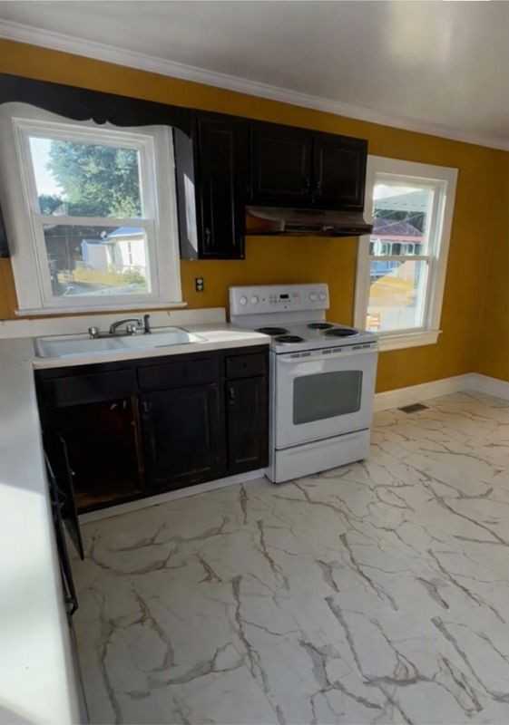 818 Argo St - Photo 2 of 8