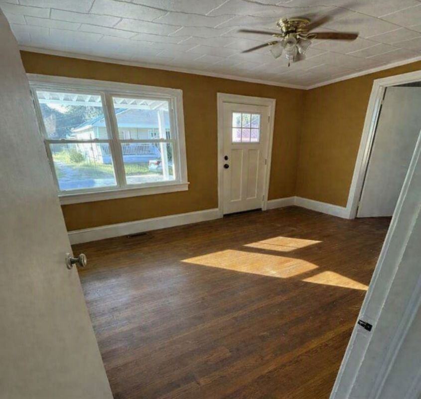 818 Argo St - Photo 7 of 8