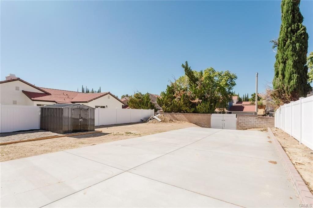 203 Linda Ct - Photo 5 of 26