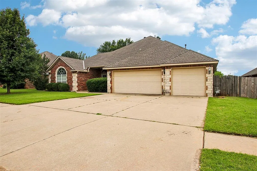 300 Ridge Lake Blvd - Photo 2 of 29