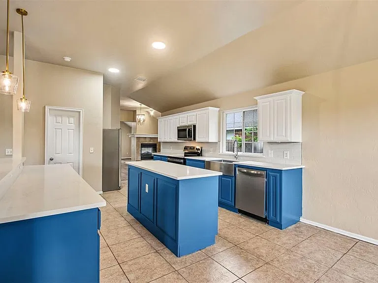 300 Ridge Lake Blvd - Photo 6 of 29