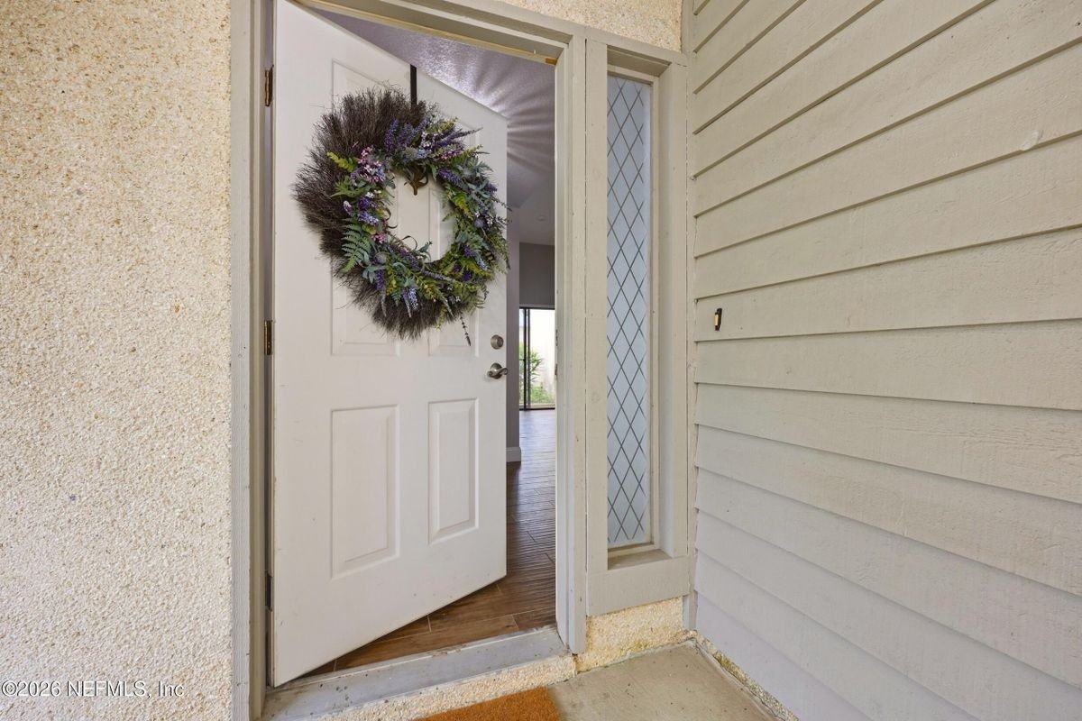 11317 Conch Ct - Photo 4 of 34