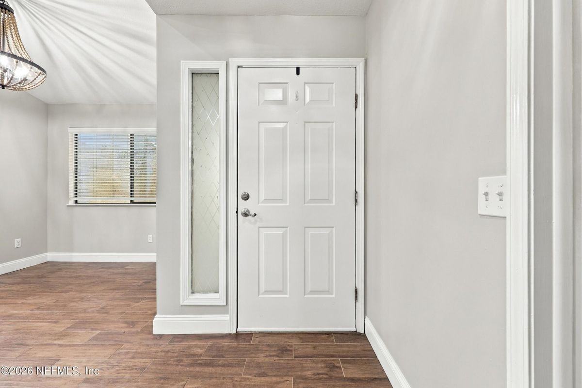 11317 Conch Ct - Photo 5 of 34