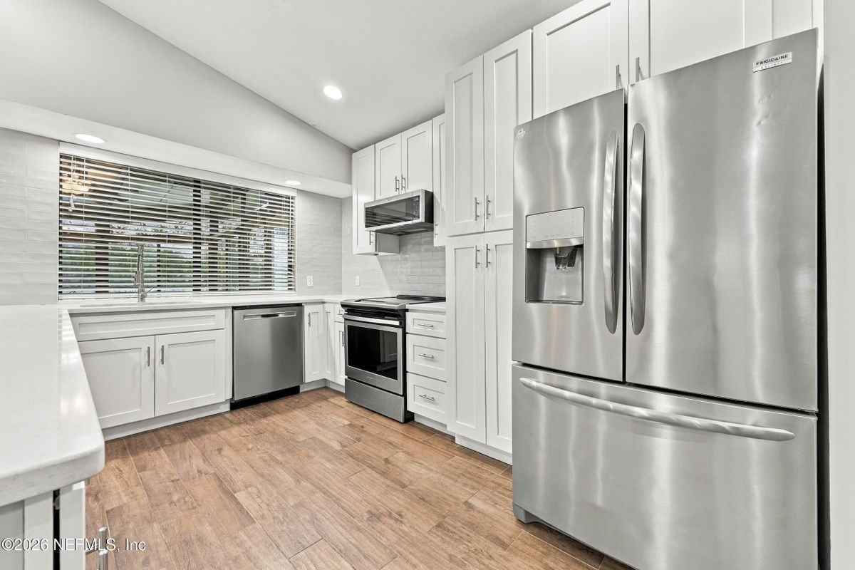 11317 Conch Ct - Photo 7 of 33