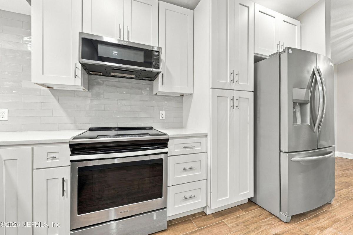 11317 Conch Ct - Photo 5 of 33