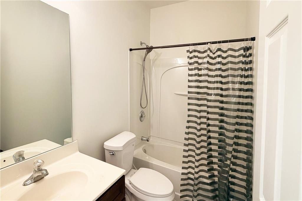 6071 Joybrook Rd - Photo 3 of 21