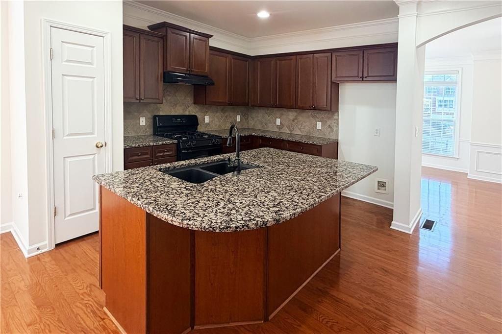 6071 Joybrook Rd - Photo 5 of 21