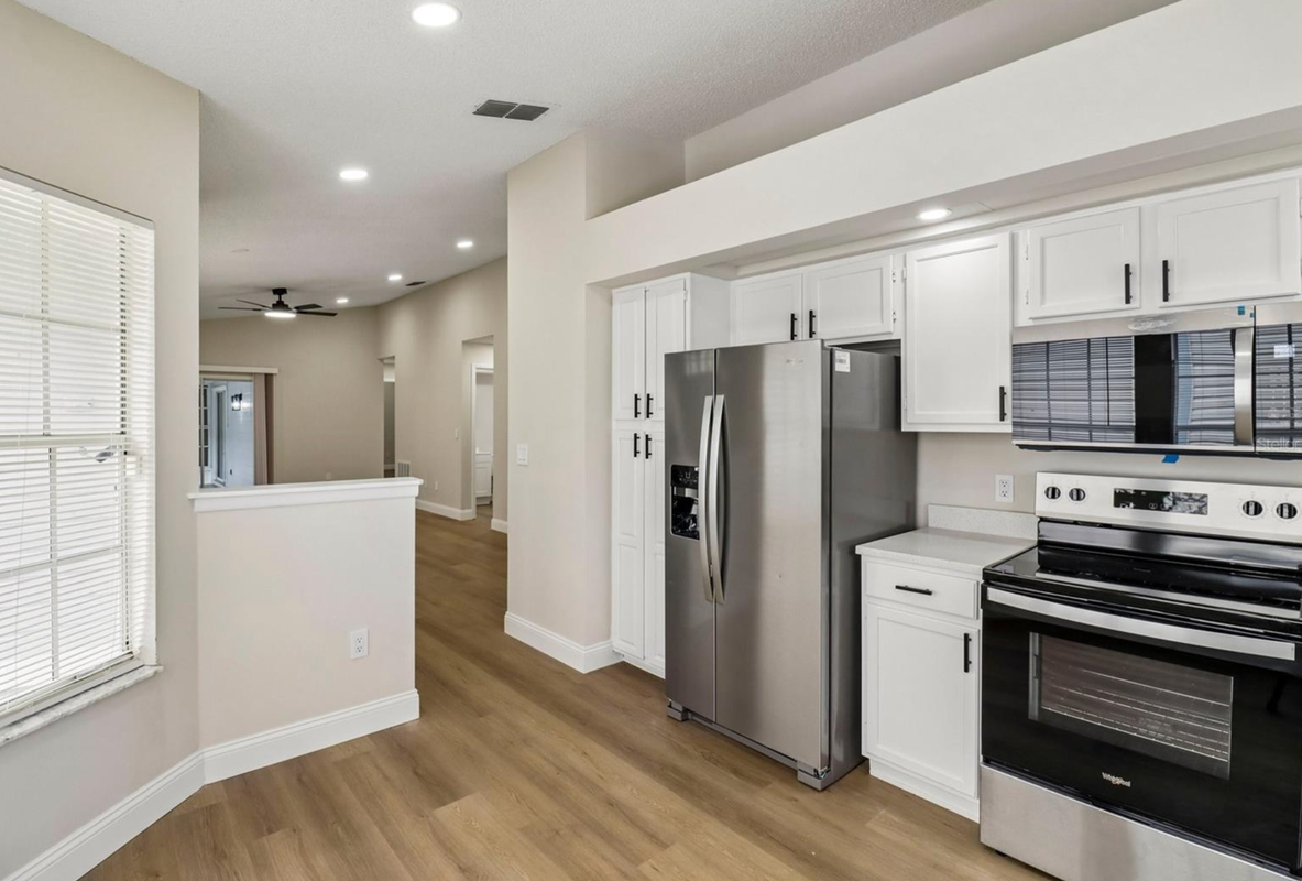 106 Lamplighter Dr - Photo 2 of 7