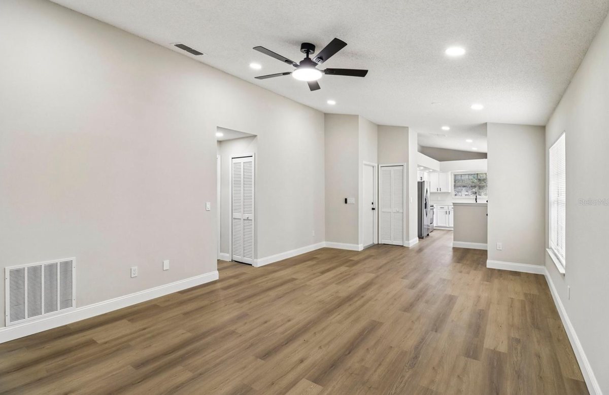 106 Lamplighter Dr - Photo 4 of 7