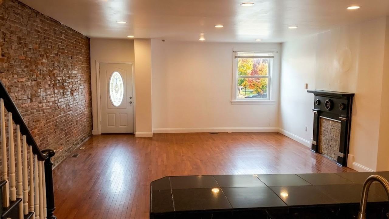 2855 Sarah St - Photo 5 of 11